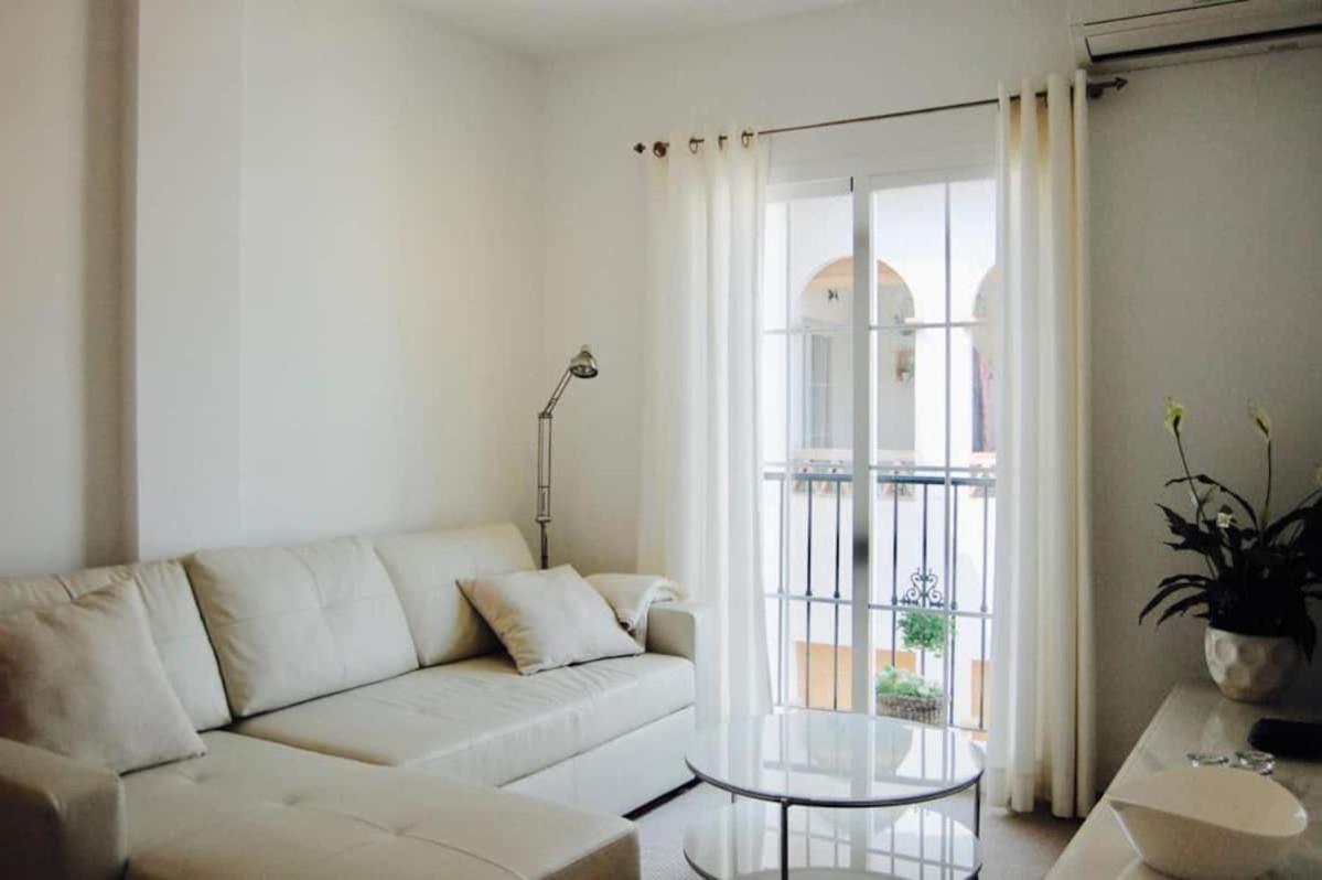 Fantastic 1 Bedroom Apartment In The Centre Of Nerja Exterior foto